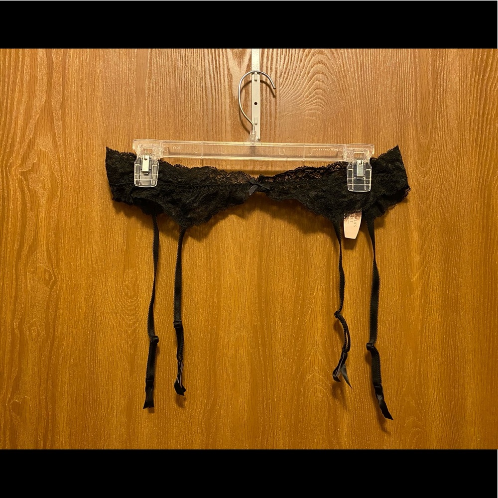 Victoria’s Secret Lace Garter Belt